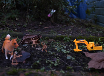 Miniature worlds creative photograpy with small toy soldiers